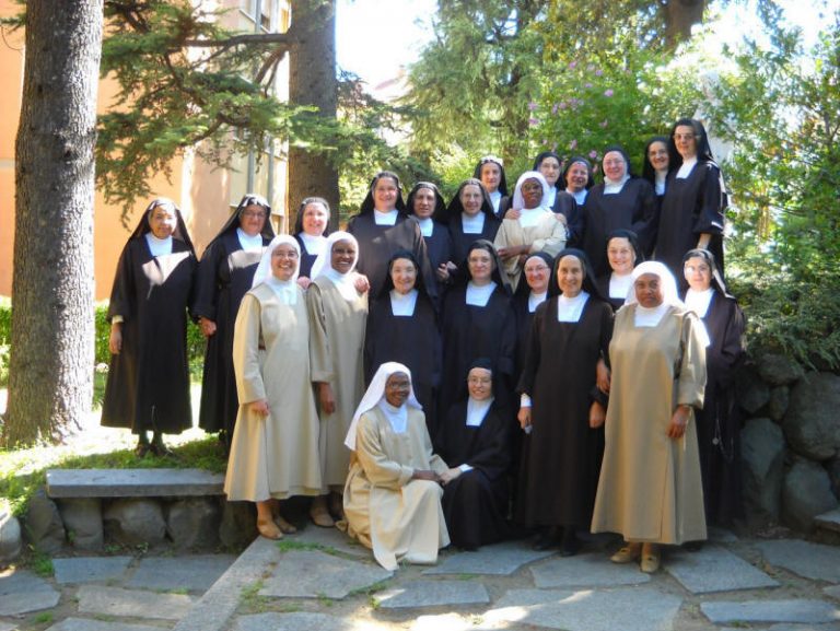 Suore Carmelitane di Santa Teresa di Torino - Vicariato per la Vita