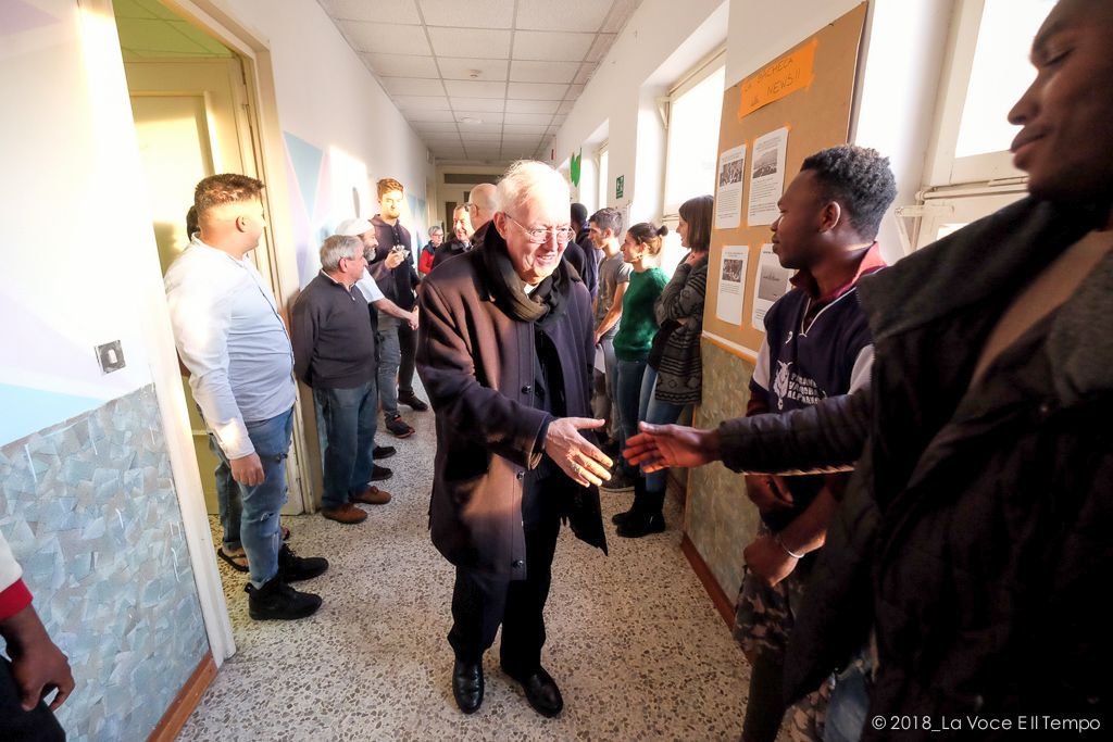 Mons. Nosiglia fa visita al centro di accoglienza per minori migranti, Torino 23 dicembre 2018