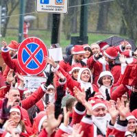 Diocesi Torino: alcuni partecipanti alla 10° edizione del raduno dei babbi Natale all'ospedale infantile Regina Margherita, Torino 1 dicembre 2019