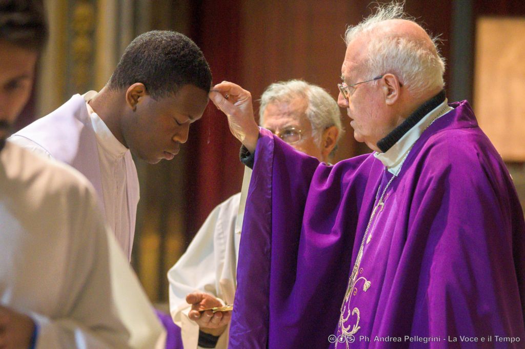 Diocesi Torino: rito della Ceneri in Cattedrale nel 2019