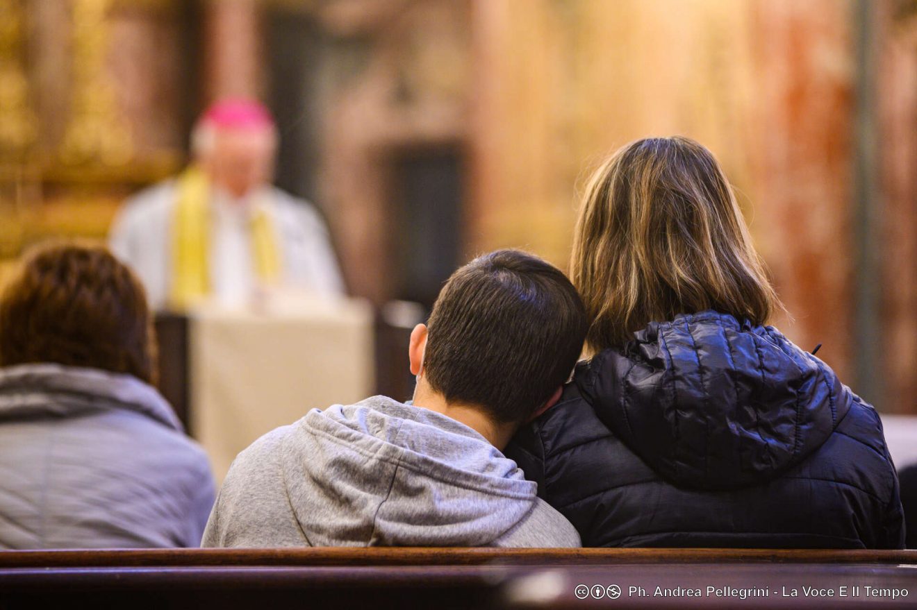 Mons. Nosiglia presiede veglia di preghiera per i migranti morti in mare a cura di Sant’Egidio (27 aprile 2021)