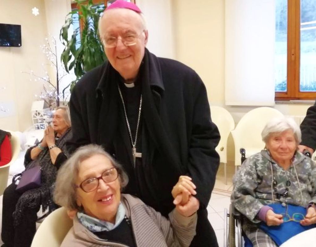Mons. Nosiglia su assistenza domiciliare agli anziani: occorre maggiore sostegno