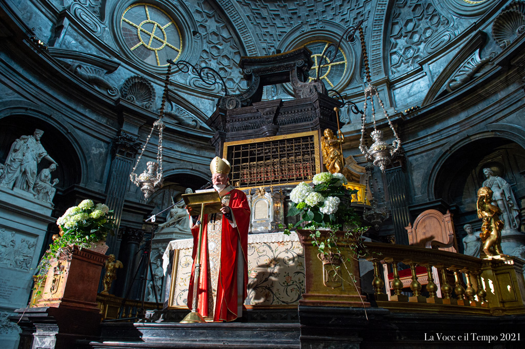 Mons. Nosiglia presiede messa per la festa liturgica della Sindone nella cappella restaurata del Guarini, Torino 4 maggio 2021