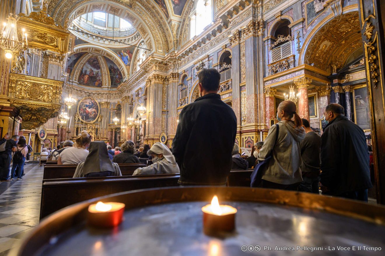 Mons. Nosiglia ai Santi Martiri presiede preghiera in suffragio di Moussa Balde (31 maggio 2021)