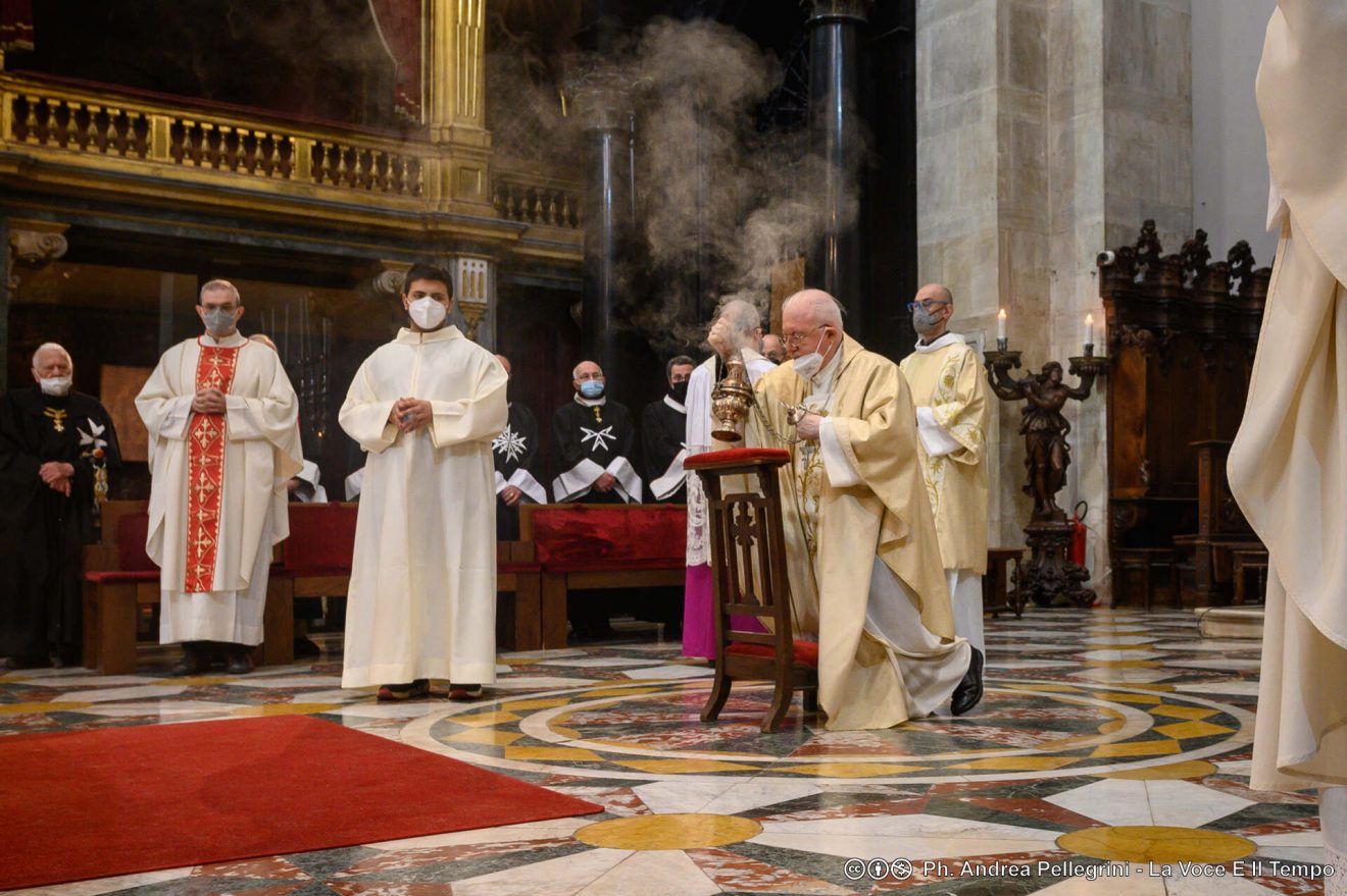 Mons. Nosiglia in Duomo presiede la Messa in Coena Domini, Torino 14 aprile 2022 (foto: Andrea Pellegrini_LaVoceEilTempo)