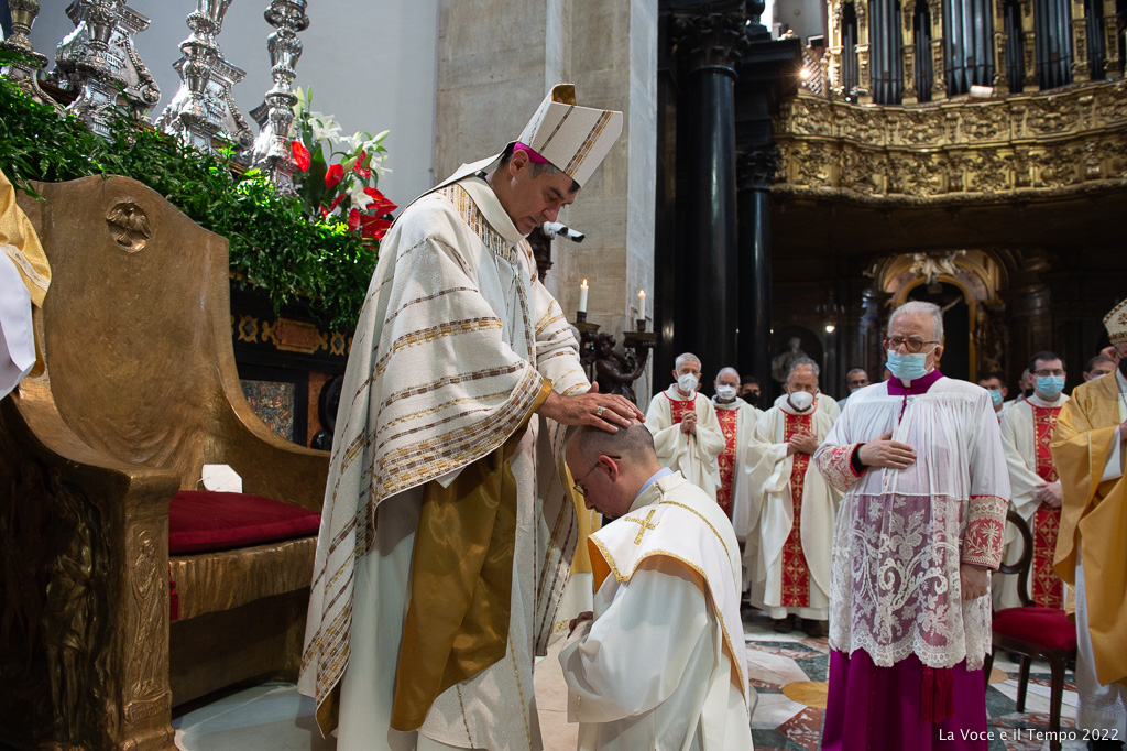 Mons. Repole in Cattedrale a Torino presiede le ordinazioni presbiterali, 4 giugno 2022 (foto: Bussio)
