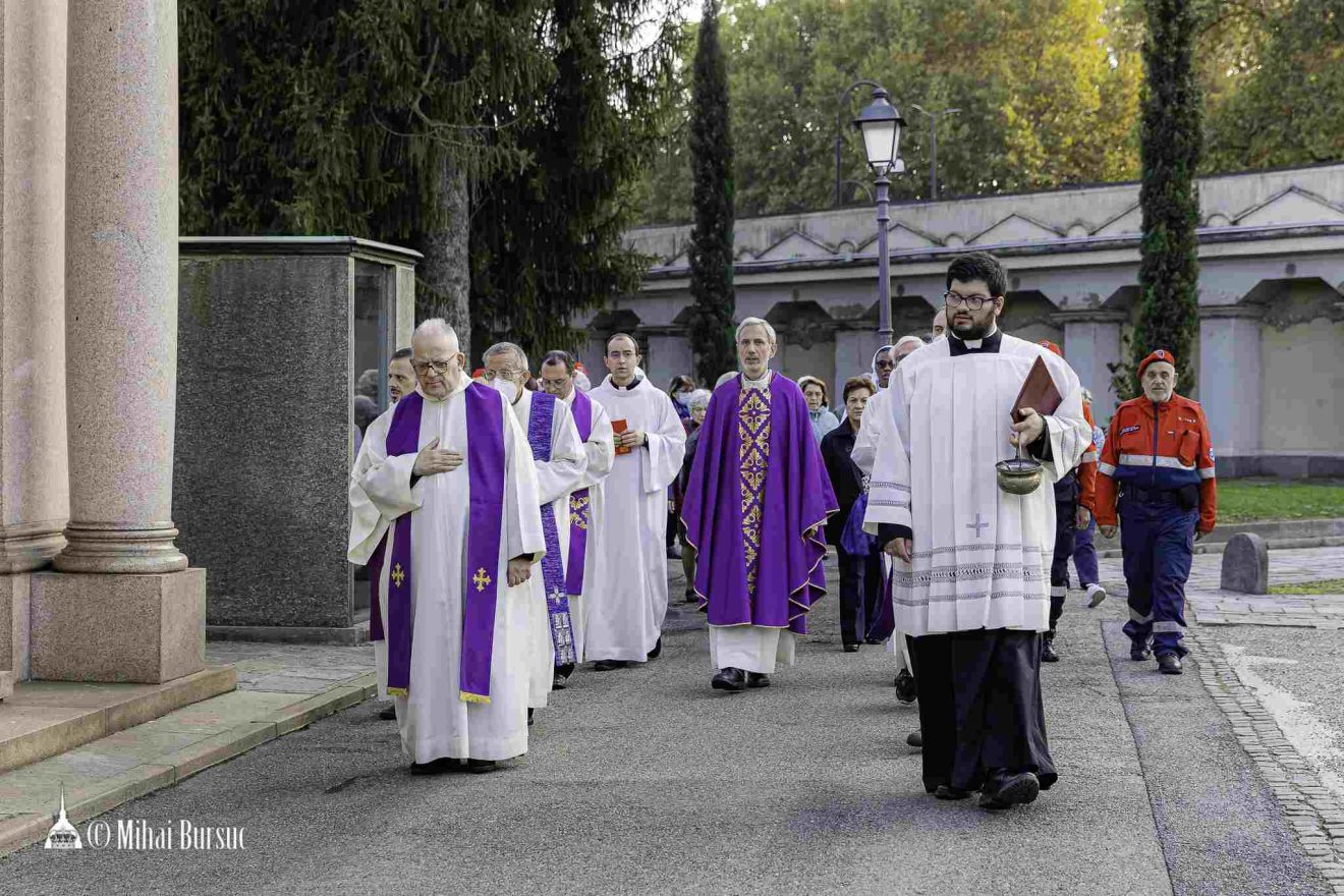 Messa per la commemorazione dei fedeli defunti al Cimitero Monumentale - Torino 2 novembre 2022 (foto: Bursuc)