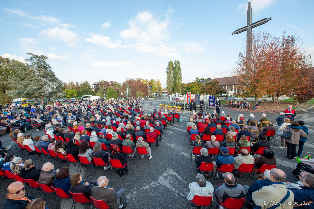 Messa per la festa di Ognissanti al Cimitero Parco - Torino 1 novembre 2022 (foto: Bussio)