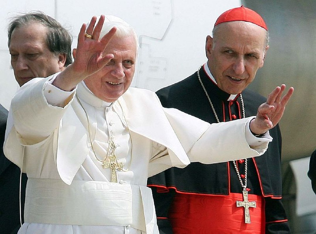 Addio a Benedetto XVI: il cordoglio e il ricordo di mons. Repole