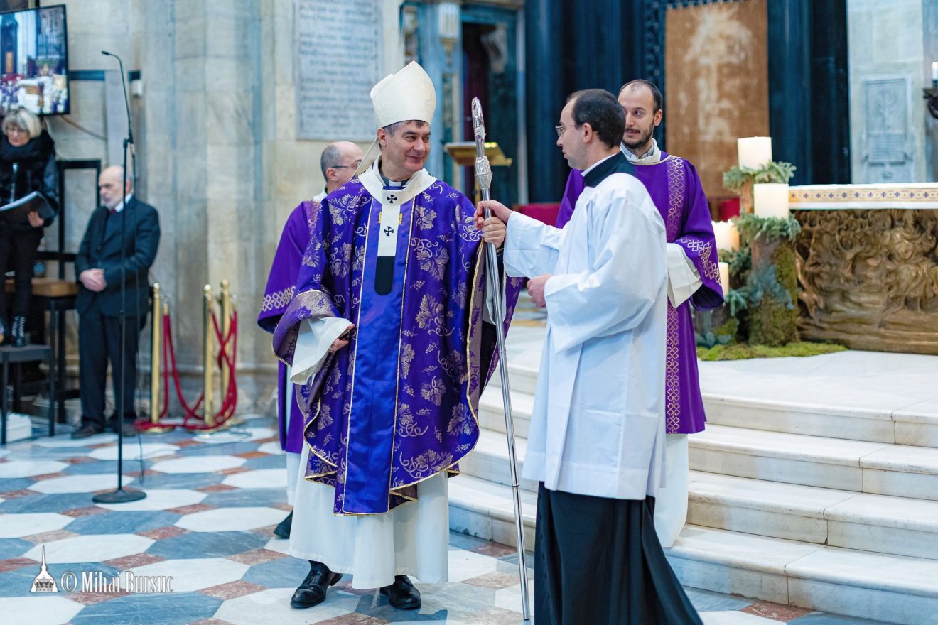 Mons. Repole in Cattedrale a Torino per la IV domenica di Avvento, 18 dicembre 2022 (foto: Bursuc)