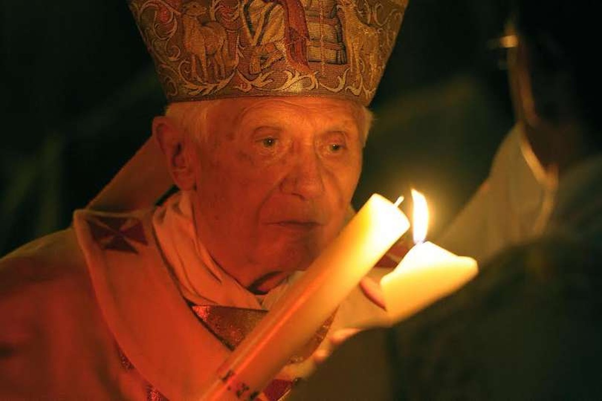 Mons. Repole presiede la S. Messa di suffragio per Benedetto XVI