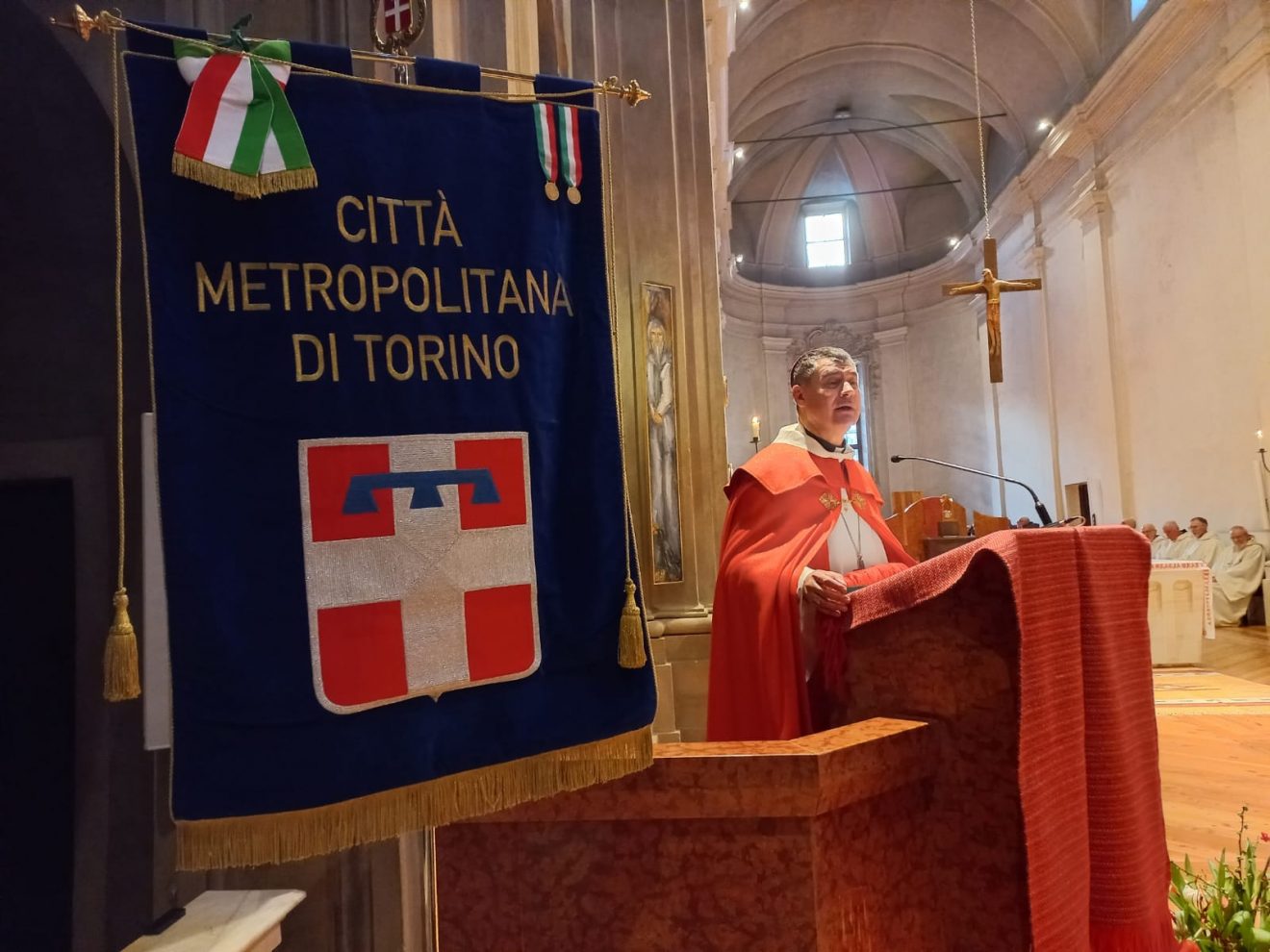 Mons. Repole alla Novalesa per il cinquantenario dell'acquisto del monastero benedettino da parte della Provincia di Torino