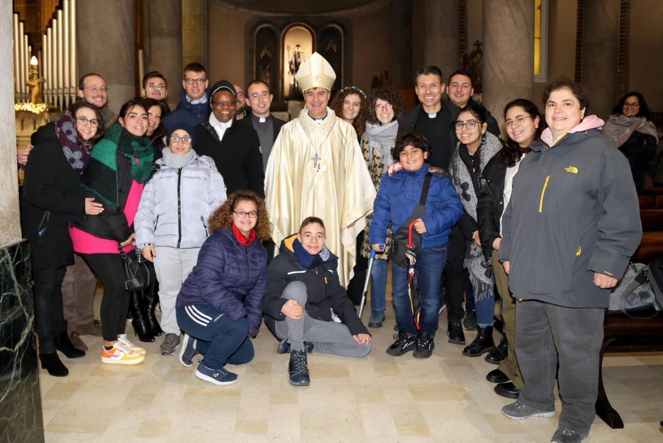 Mons. Repole celebra S. Messa alla parrocchia Maria Regina della Pace in Torino, 8 gennaio 2023