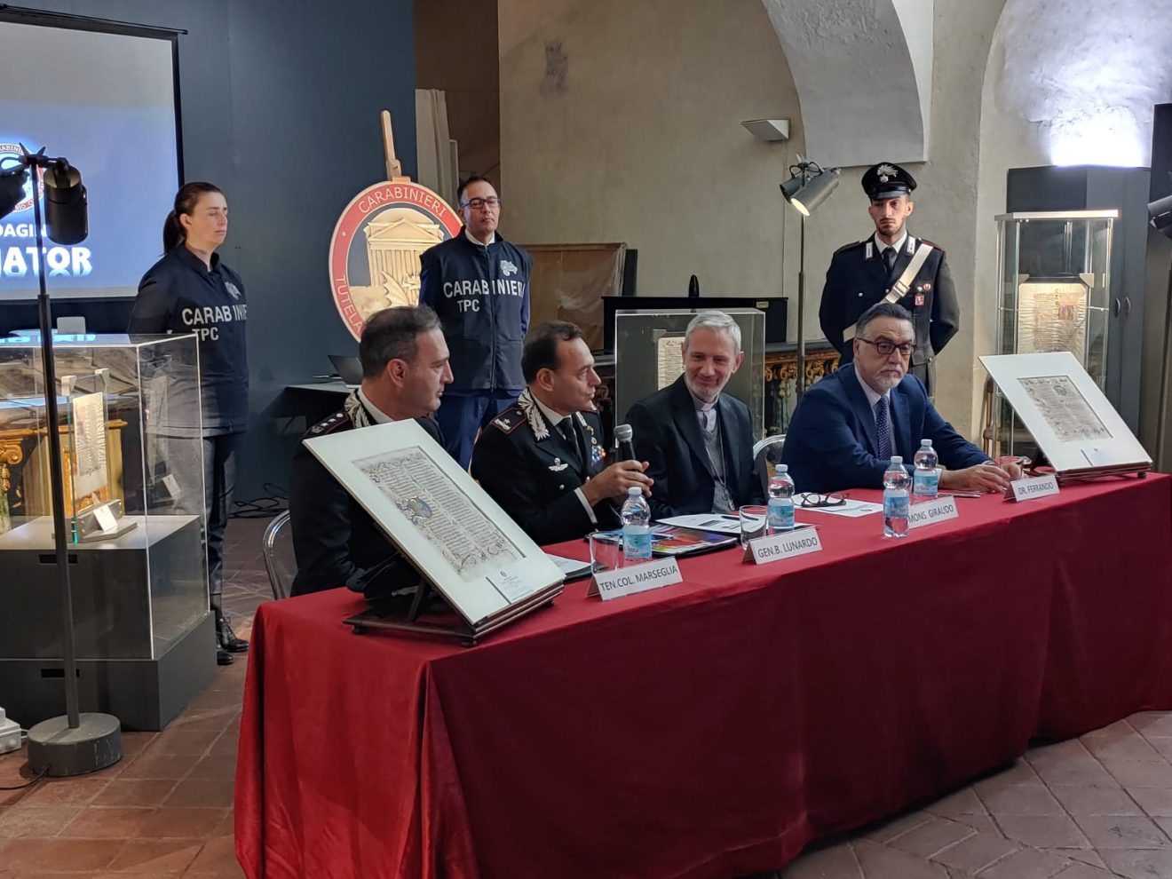 Restituzione alla Diocesi di sei pagine miniate da parte dei Carabinieri del Nucleo Tutela Patrimonio Culturale di Torino, 26 gennaio 2023