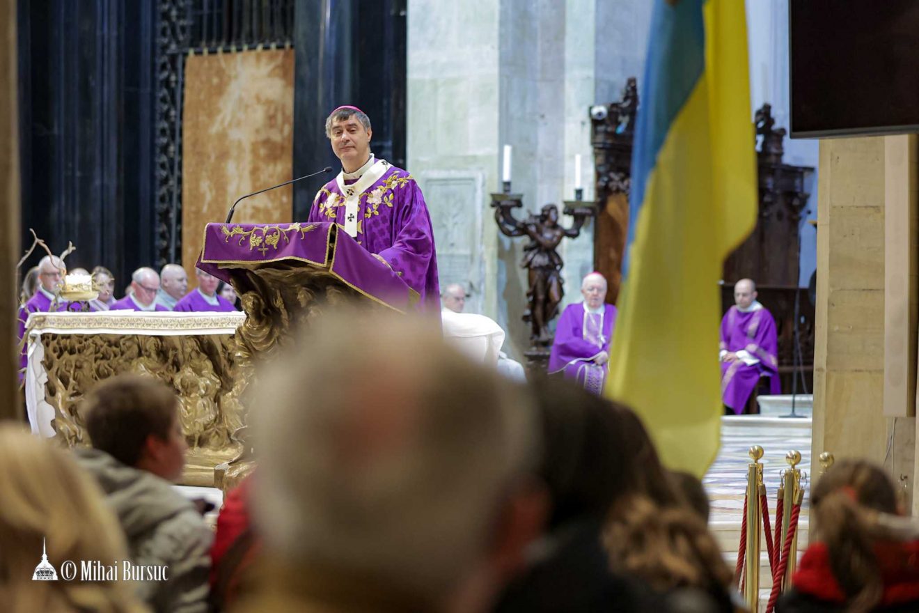S. Messa per le vittime della guerra in Ucraina e per la pace presieduta dall'Arcivescovo, Torino Cattedrale 10 marzo 2023 (foto: Bursuc)