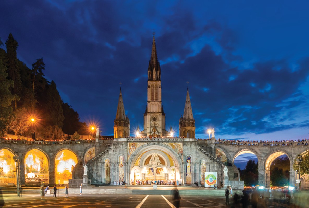Diocesi in pellegrinaggio a Lourdes con mons. Repole