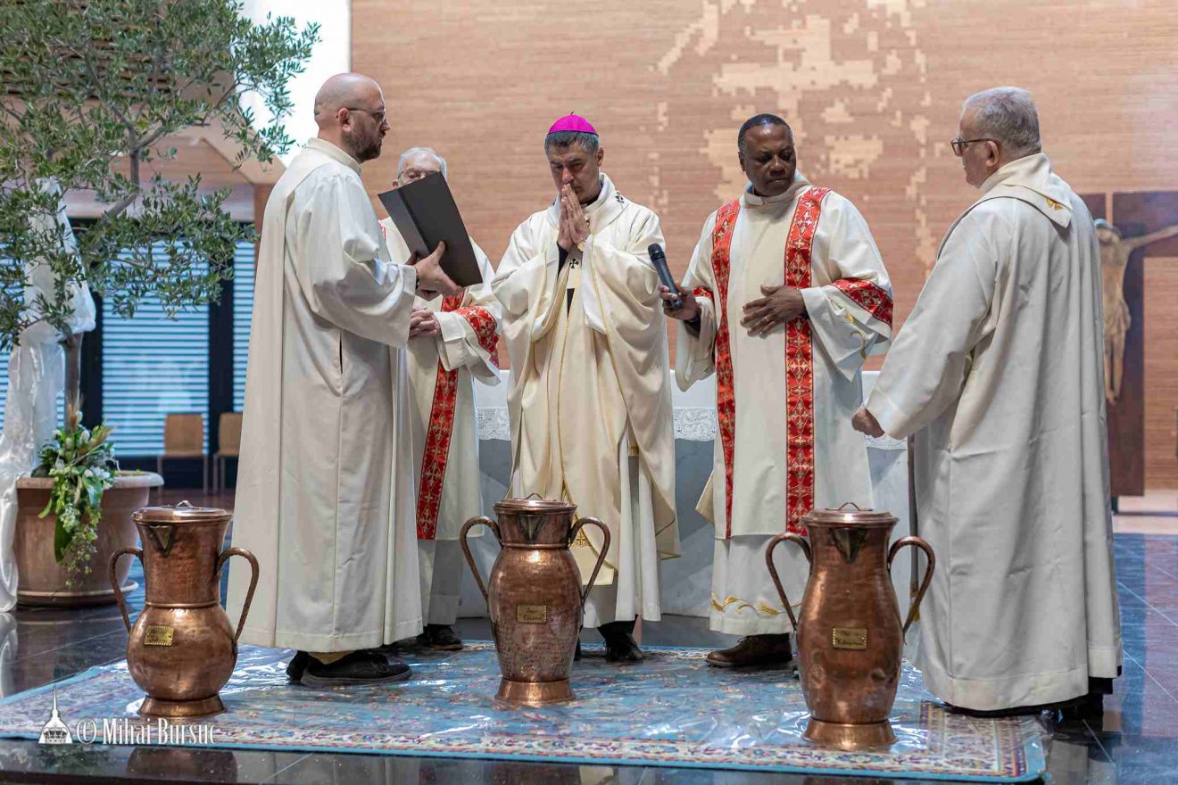 S. Messa crismale del Giovedì Santo al S. Volto di Torino, 6 aprile 2023