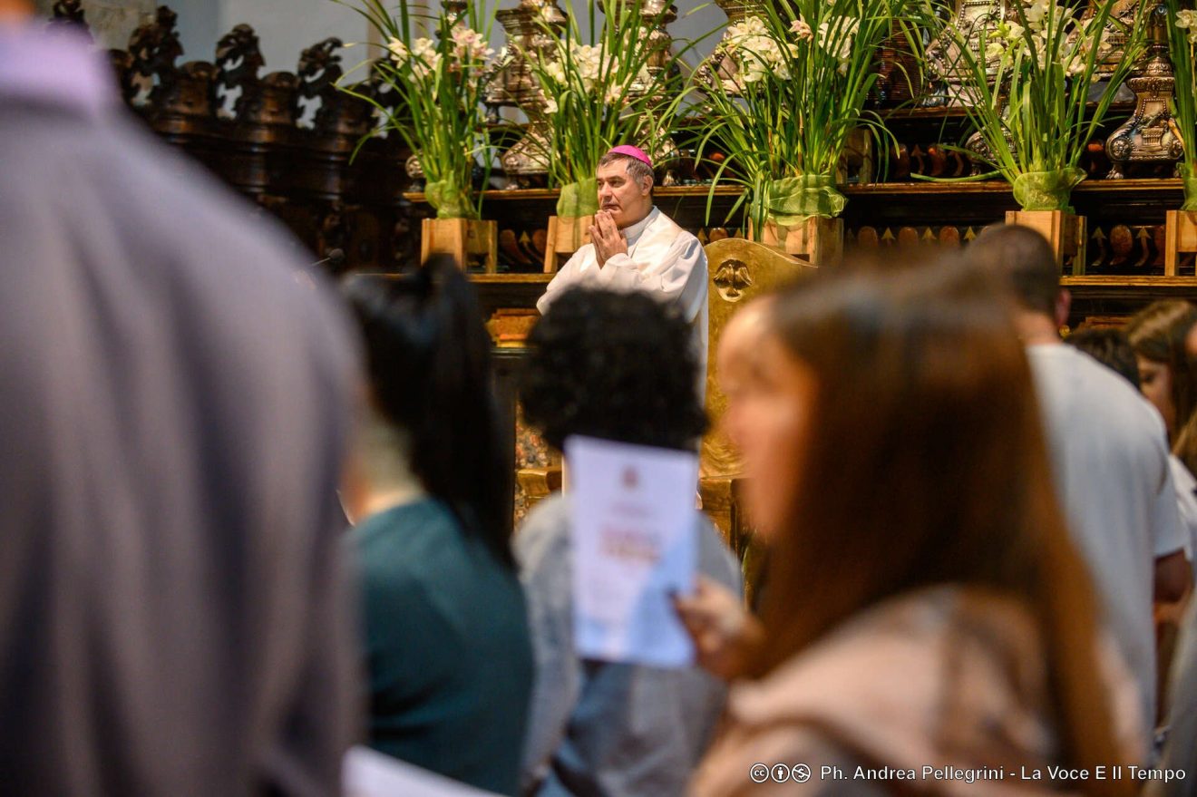 Terza Lectio divina per i giovani guidata da mons. Repole, Cattedrale di Torino 5 maggio 2023 (foto: Pellegrini)