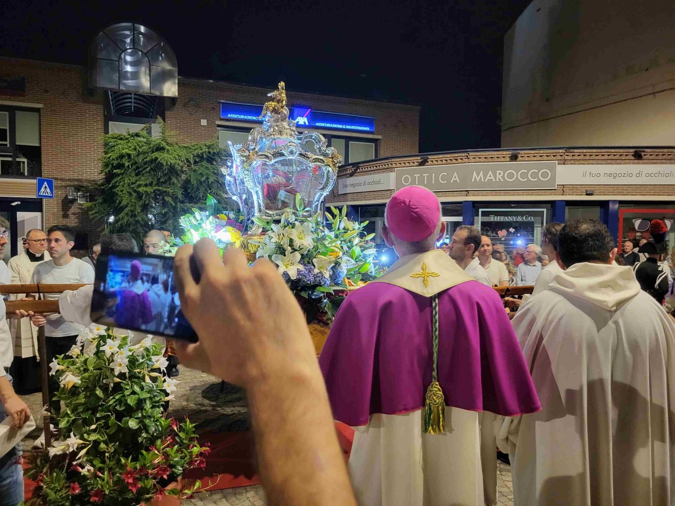 Mons. Giraudo alla processione per la festa del beato Bernardo, patrono di Moncalieri - 15 luglio 2023