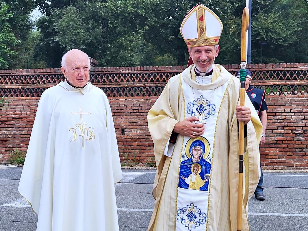 Mons. Giraudo presiede Messa e guida processione per festa patronale a Testona, 17 settembre 2023 (foto: Reale)
