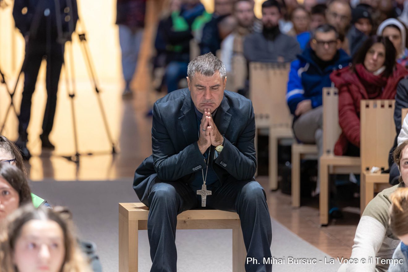 «Vedere la Parola», secondo incontro di mons. Repole con i giovani, Santo Volto - Torino 15 dicembre 2023 (foto: Bursuc)