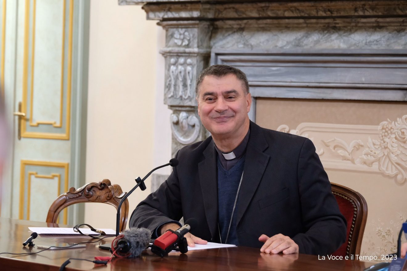 Mons. Repole all'incontro con i media per Natale in Arcivescovado, 21 dicembre 2023 (foto: Bussio)
