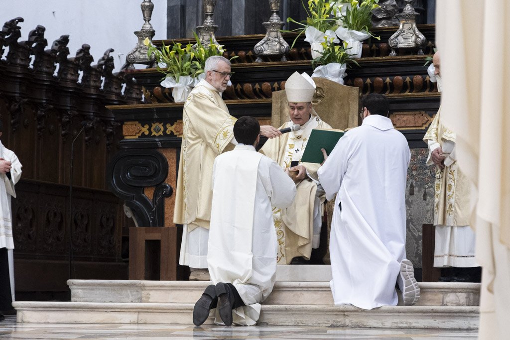 Mons. Repole in Cattedrale a Torino per Messa e rito di istituzione dei ministeri di Lettorato e Accolitato, Torino 21 aprile 2024