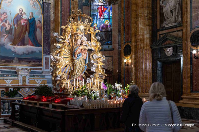 Mese mariano e solennità di Maria Ausiliatrice: iniziative e celebrazioni in Basilica