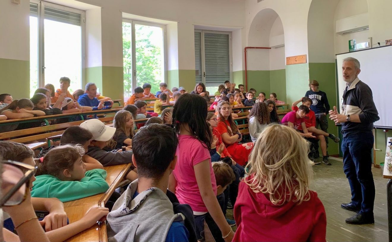 Mons. Giraudo in visita ai campi estivi dell'Azione Cattolica Ragazzi a Mompellato, 22 giugno 2024