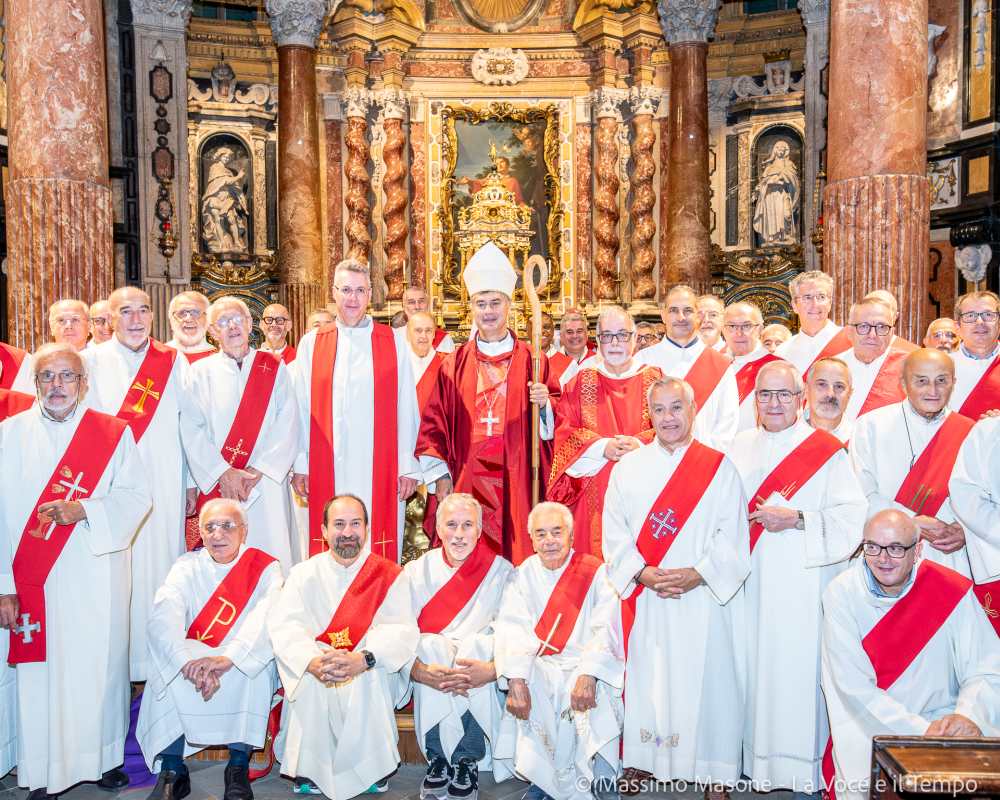 Mons. Repole nella chiesa di San Lorenzo per il rito di ingresso degli aspiranti diaconi, 22 settembre 2024