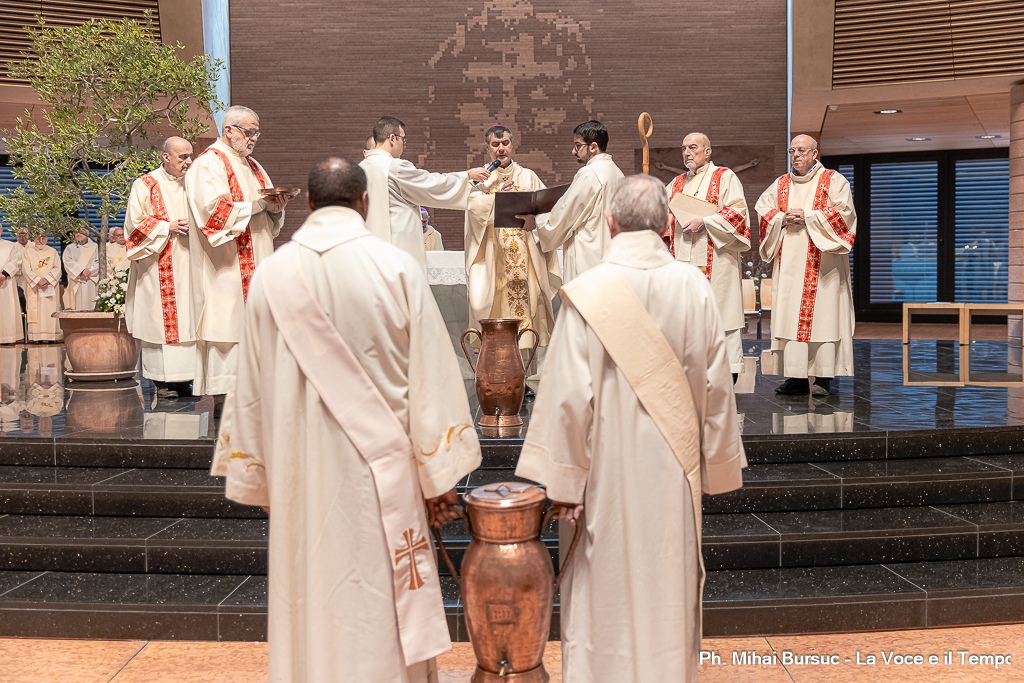 Messa crismale al Santo Volto: consacrazione degli olî e giubilei del clero
