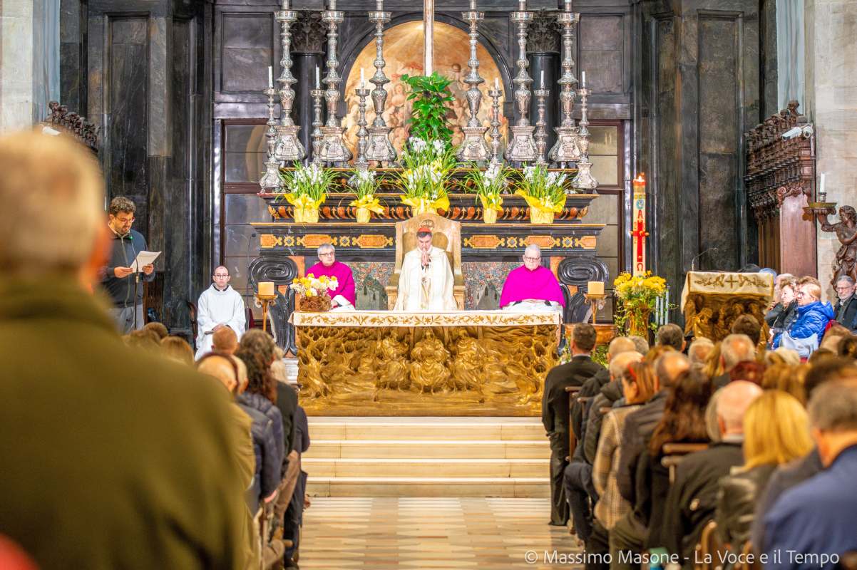 Veglia di preghiera in Cattedrale a Torino in suffragio di papa Francesco, presieduta dal card. Repole - 23 aprile 2025