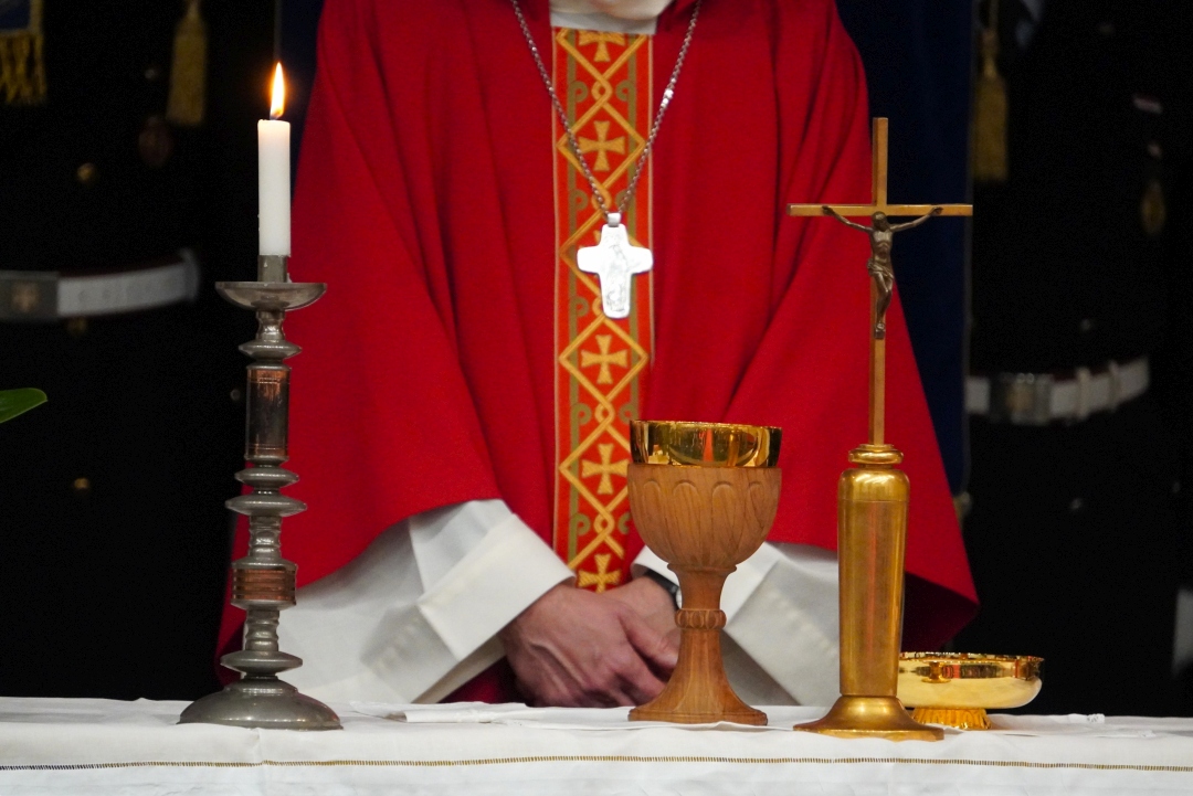 Celebrazione di Sante Messe binate e trinate: indicazioni per il 2026 ...